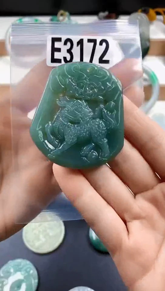 颈饰未镶嵌翡翠奋*！天然翡翠吊坠挂饰