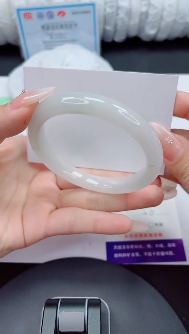 石英质玉手镯未镶嵌383-56/57