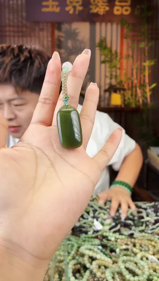 和田玉未镶嵌颈饰拍一发一