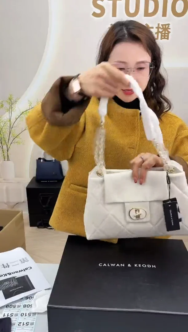 牛皮CALWAN KEODH 包包特价671