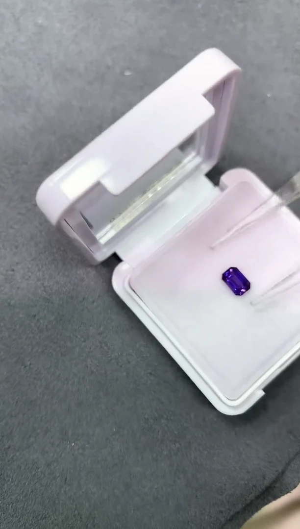 裸石蓝宝石0.7ct 65
