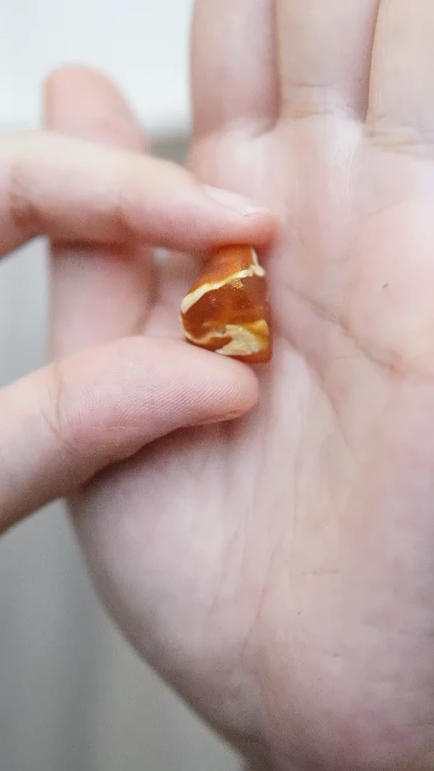 未镶嵌琥珀裸石蜜蜡荧光原石