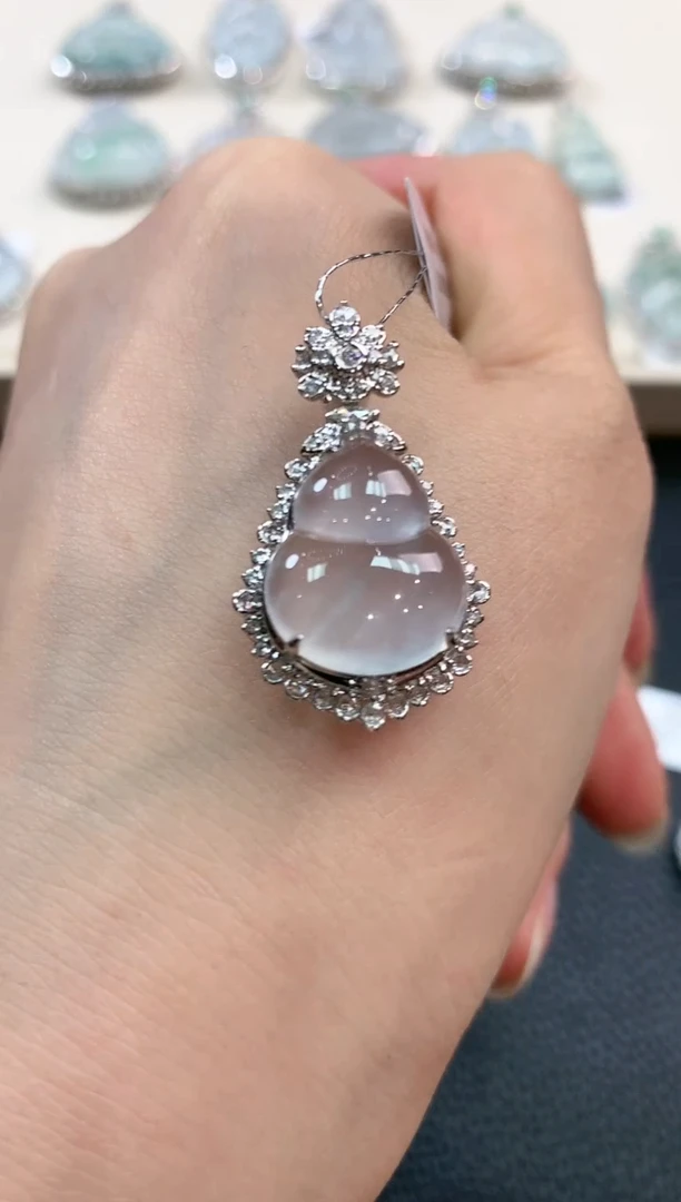 【闪购商品】翡翠吊坠(不含链)18K金镶嵌n53