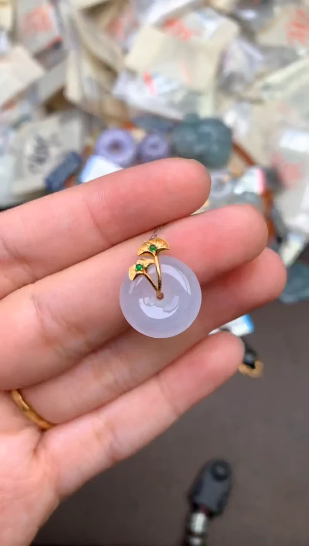 18K金镶嵌挂件翡翠—
