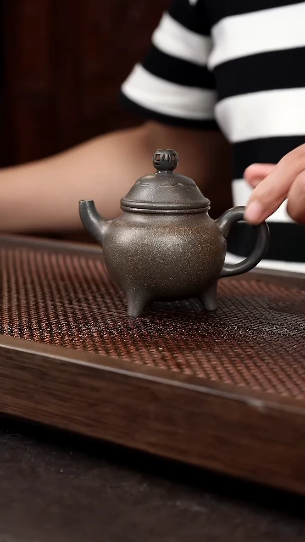 茶壶紫砂岩中泥三足如意