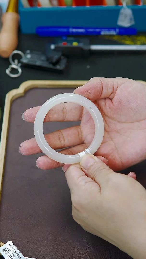 未镶嵌手镯和田玉54圈口 冰藕粉手镯