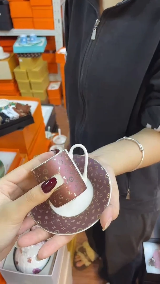 杯鸿辉家品牌瓷器，京东包邮！