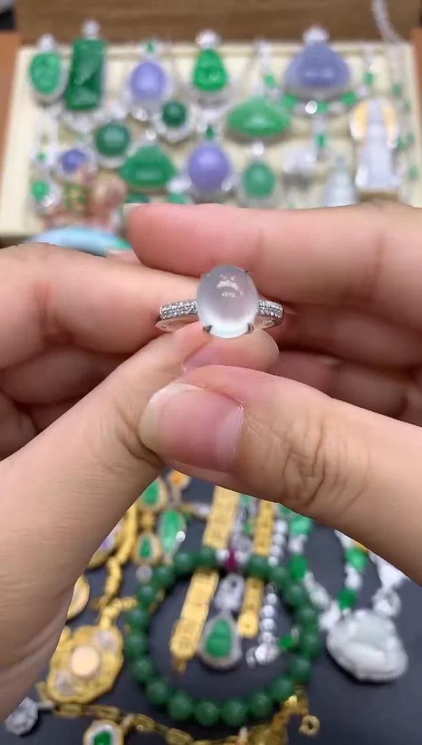 翡翠戒指18K金镶嵌67-中国好珍宝