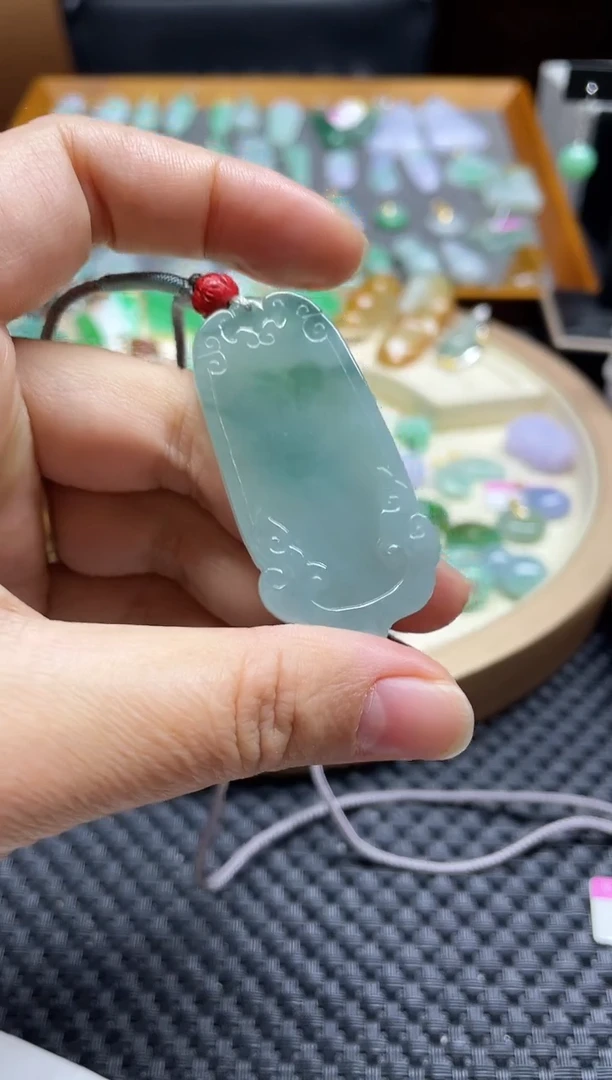 【闪购商品】翡翠颈饰未镶嵌仿古无事牌