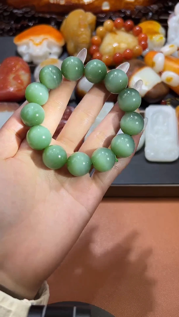 未镶嵌和田玉把件快***天和田玉