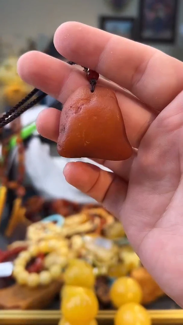 琥珀颈饰未镶嵌吊坠