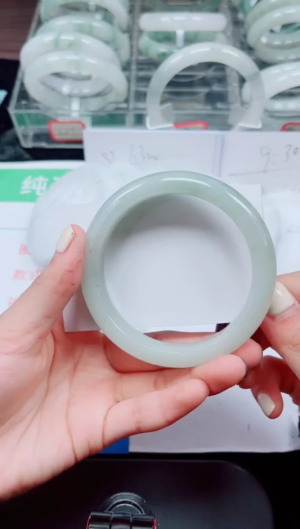 未镶嵌手镯石英质玉176-59/60