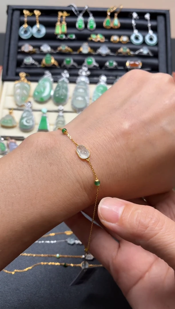 翡翠18K金镶嵌颈饰天然翡翠A货