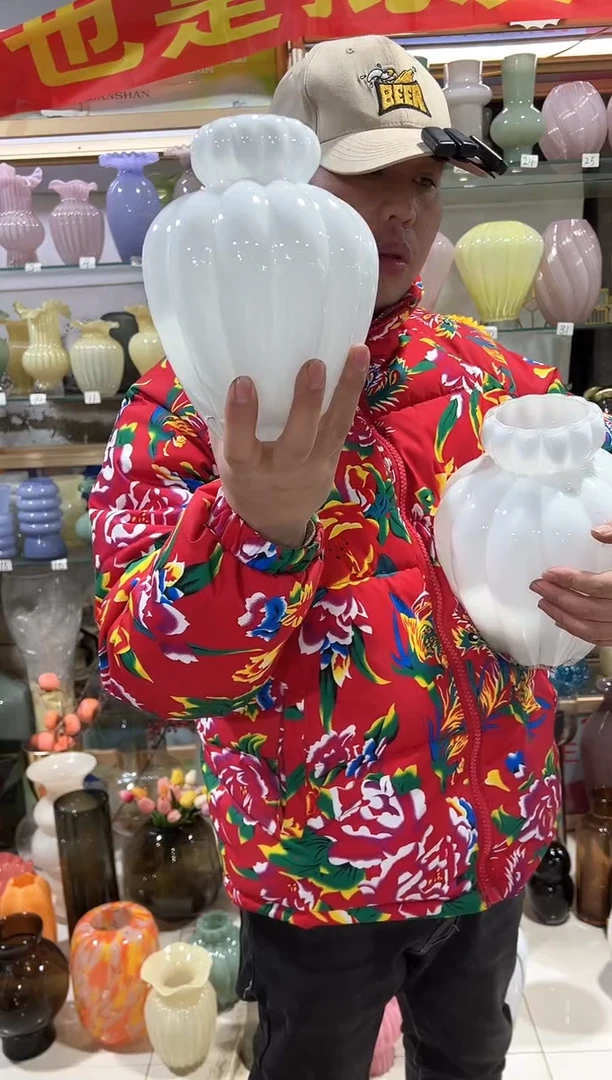 【闪购商品】无铅玻璃小号白色丸子头微瑕，介意勿拍