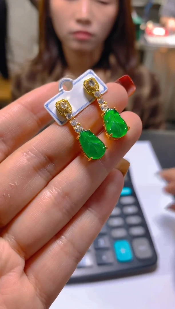 未镶嵌翡翠耳饰多样性发一