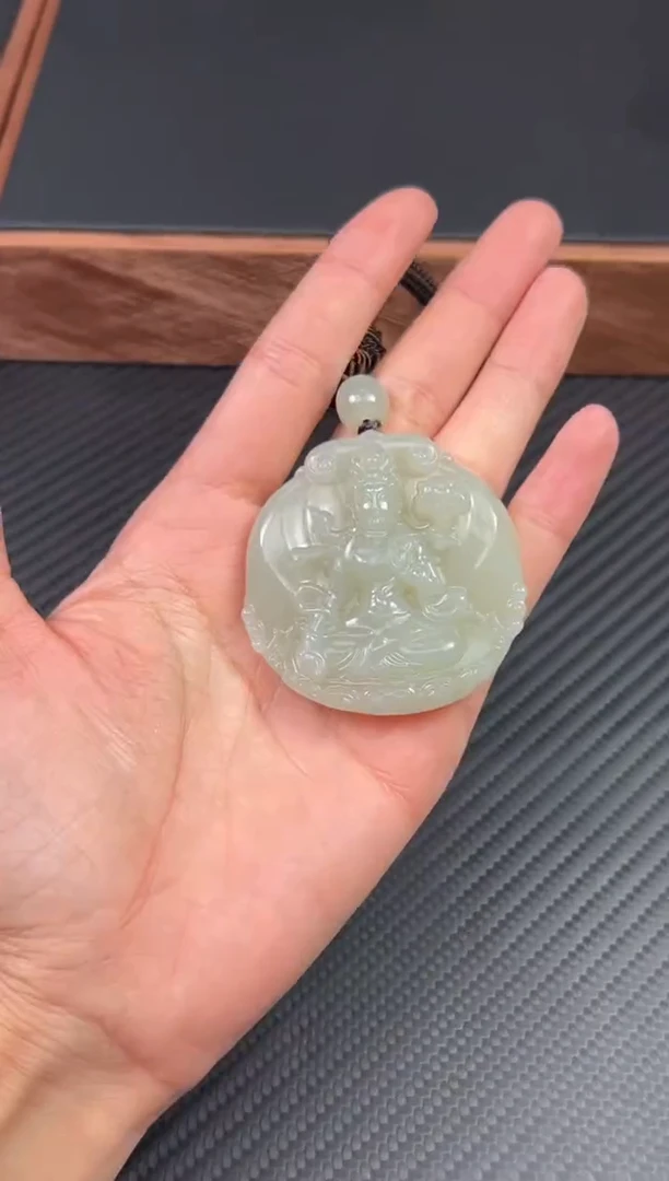 【闪购商品】和田玉未镶嵌把件且末微色差近矿