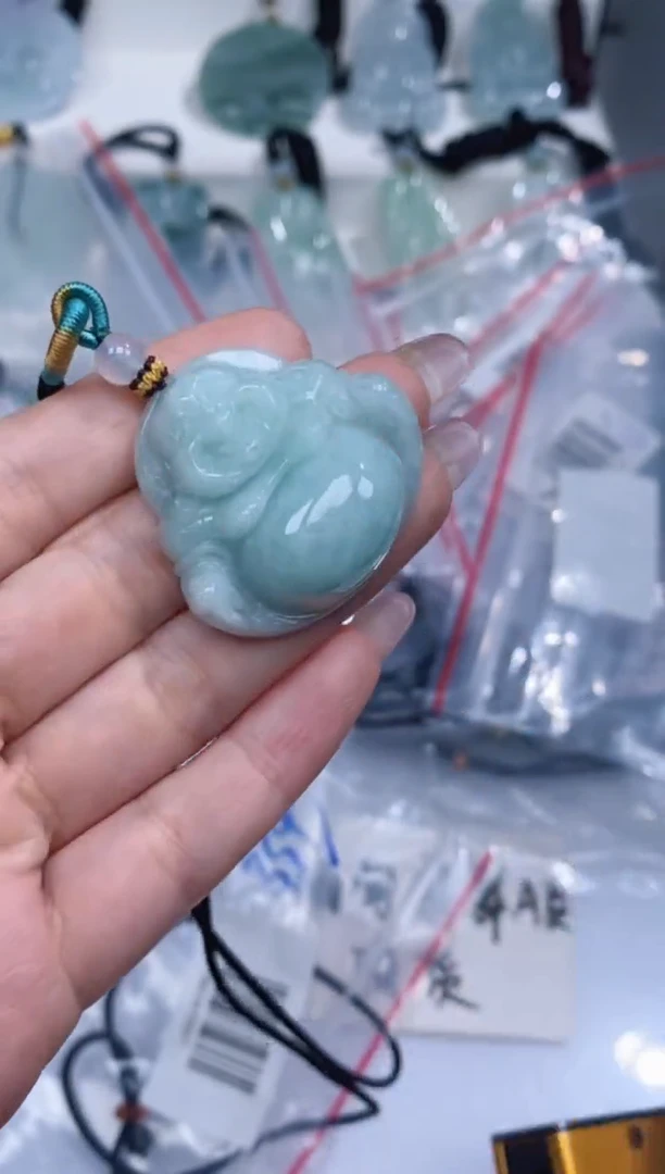 颈饰未镶嵌翡翠吊坠