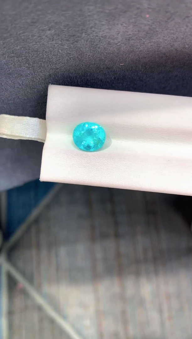 未镶嵌耳饰帕拉依巴碧玺3.26克拉霓虹蓝