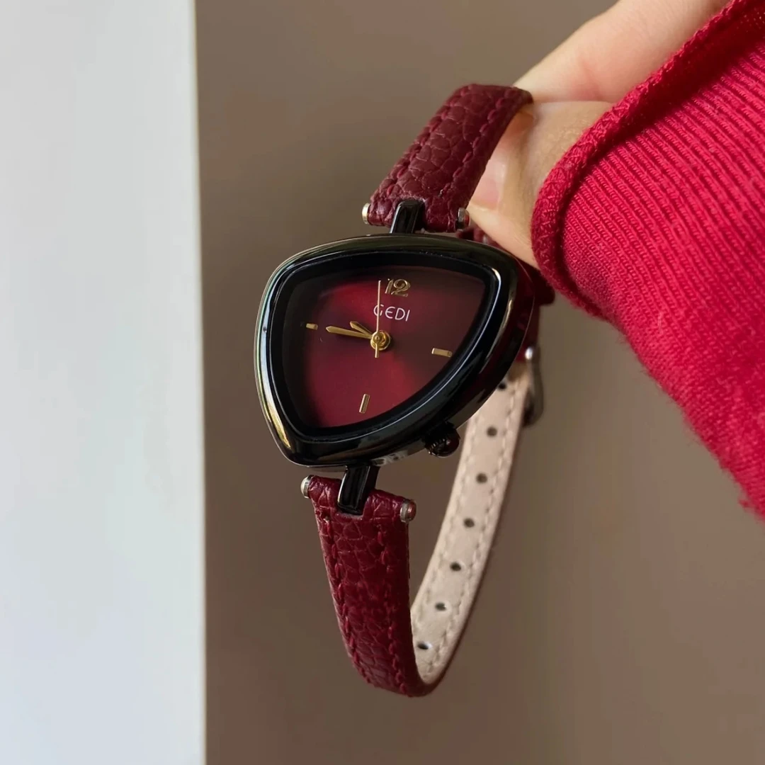 小众独特设计感百搭三角盘气质时尚轻奢腕表高级手表女潮流