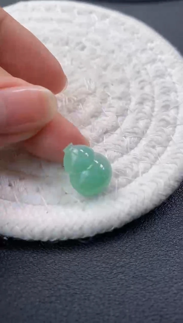 未镶嵌定制翡翠葫芦