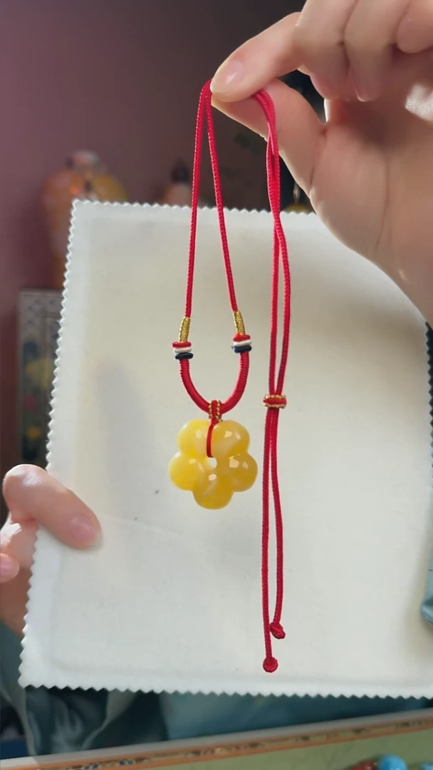 【闪购商品】蜜蜡吊坠(不含链)未镶嵌天然蜜蜡小花吊坠赠编绳