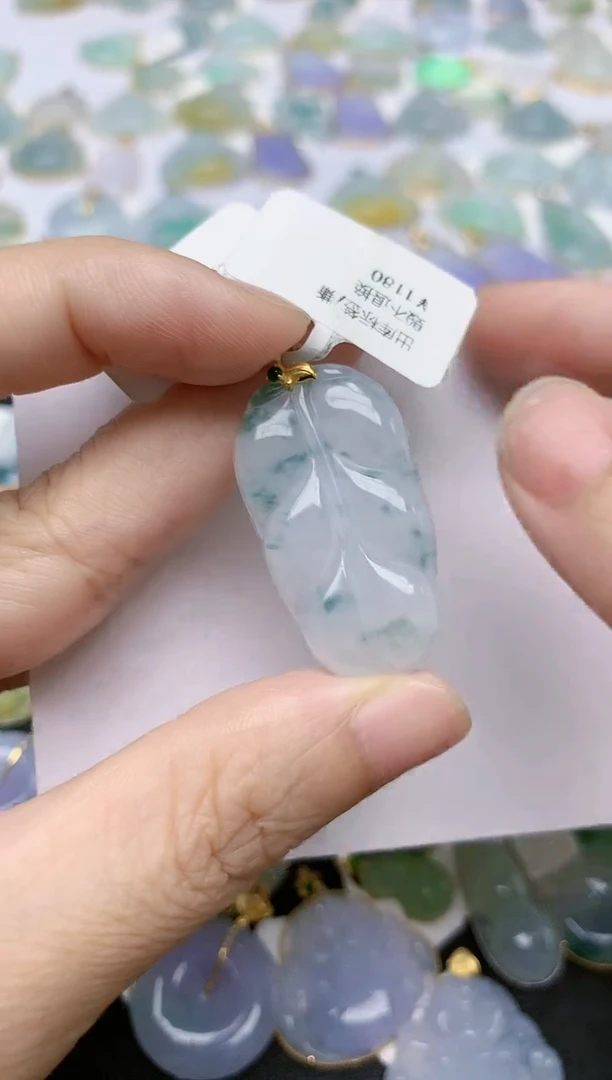 翡翠18K金镶嵌颈饰天然缅甸A货翡翠