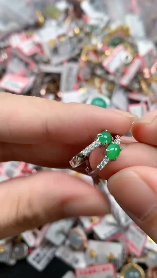 翡翠戒指银S925镶嵌缅甸天然翡翠