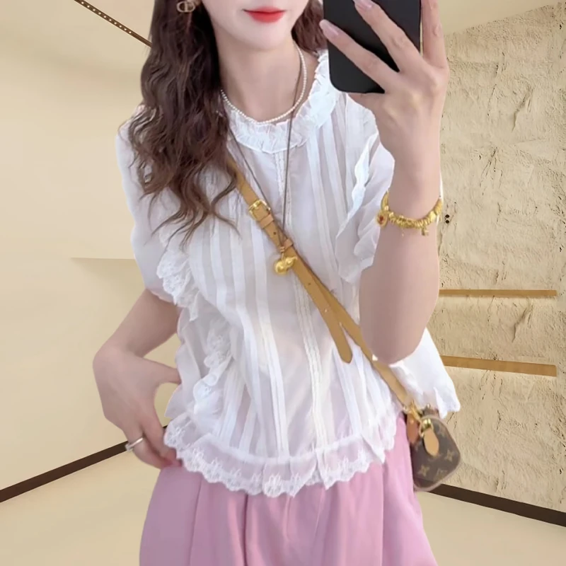 白色木耳边短袖时尚衬衫女款2025新款夏季文艺风气质百搭减龄衬衣