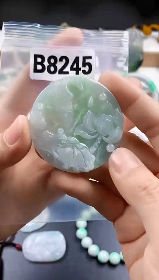 颈饰未镶嵌翡翠天然翡翠吊坠挂件