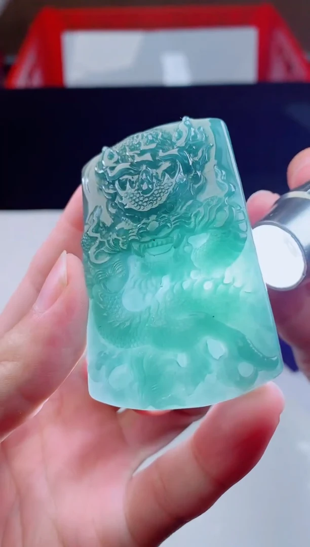 颈饰未镶嵌翡翠   ·
