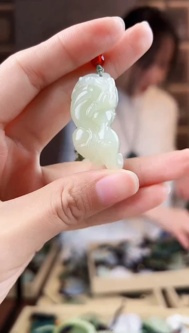 颈饰未镶嵌和田玉拍一发一，多样性发货