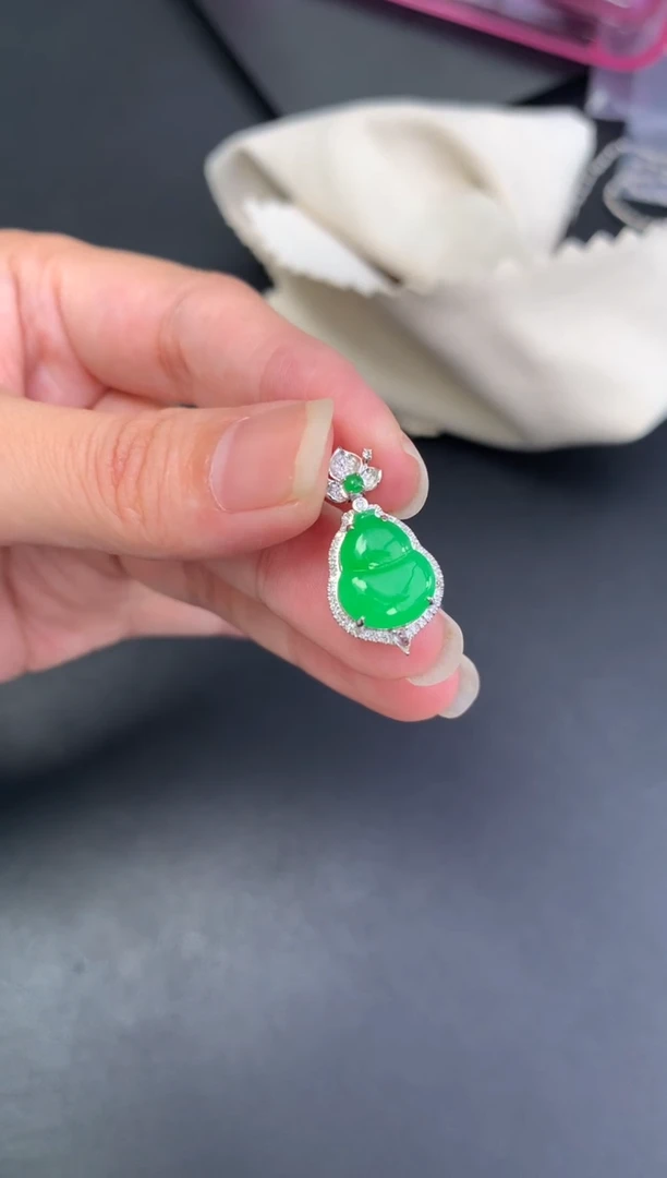 18K金镶嵌定制翡翠模式推广期48小时鉴赏期