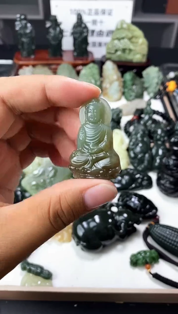 颈饰未镶嵌和田玉1