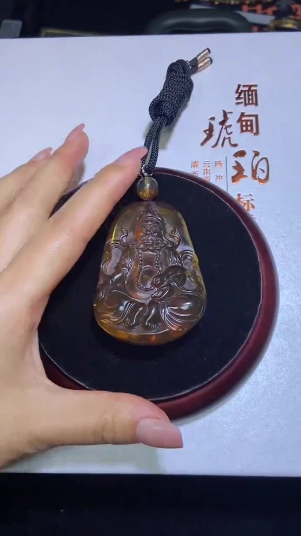 琥珀吊坠(赠链)未镶嵌吊坠