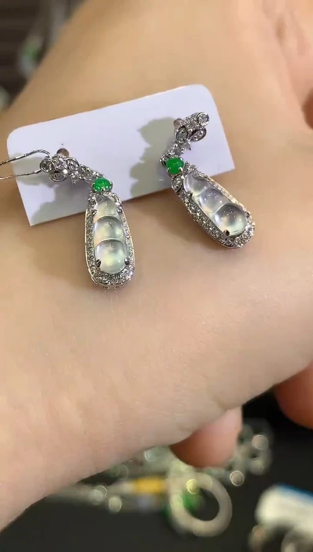 18K金镶嵌翡翠耳饰B186