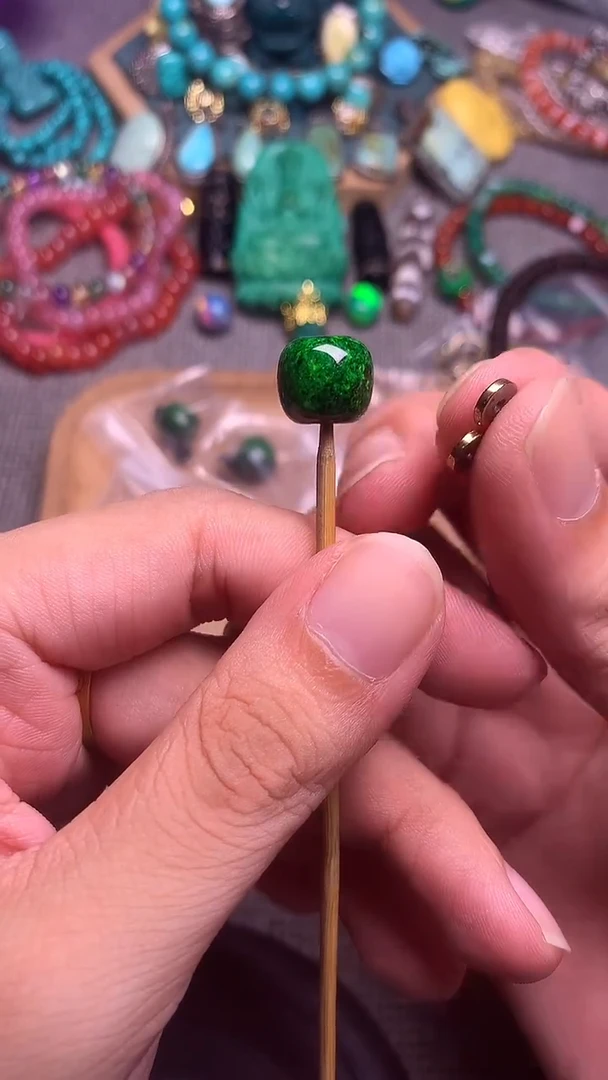 颈饰琉璃绿老型卡12mm 单个发