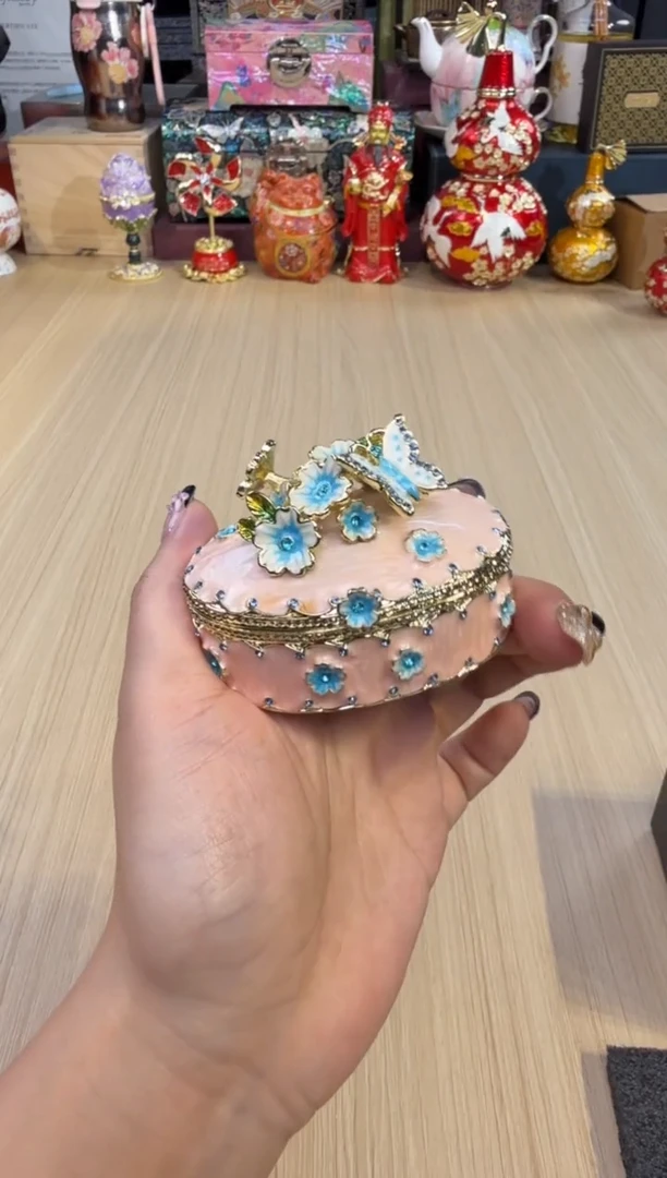 19七宝粉色椭圆蝶恋花盒