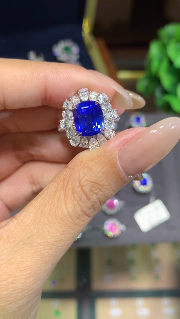 戒指蓝宝石18K金镶嵌6.03ct
