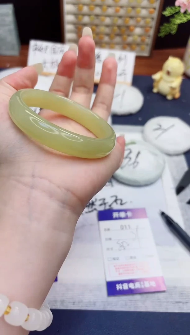 未镶嵌手镯石英质玉11-晴水-圈口58