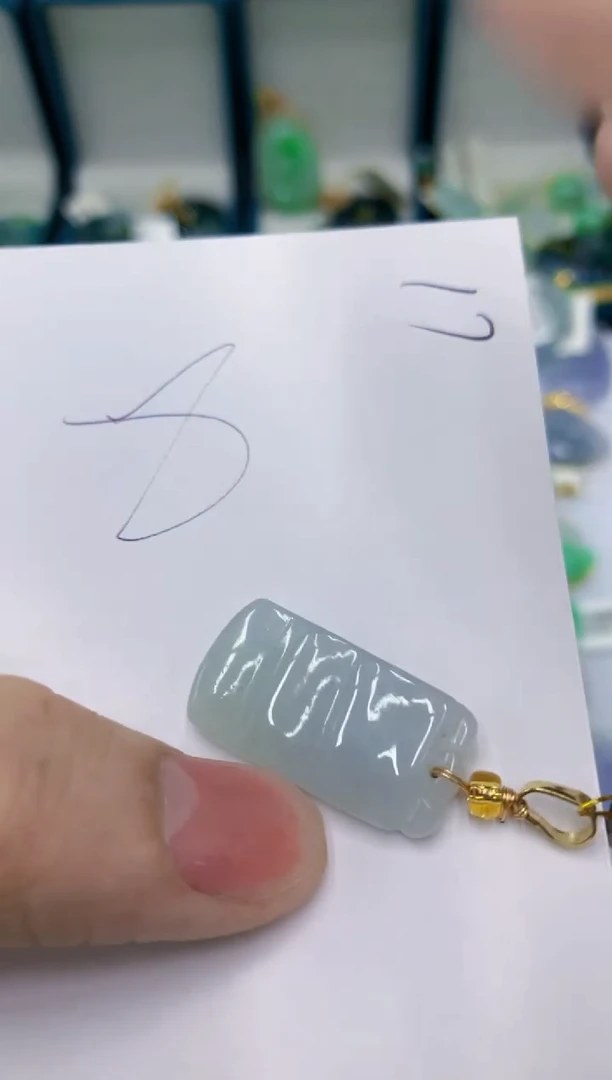 翡翠未镶嵌颈饰1111111