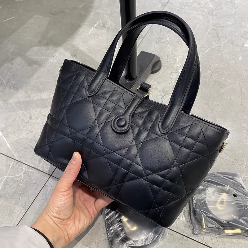 经典爆款D＋斜挎手提菱格绣线菜篮子包包（黑色）