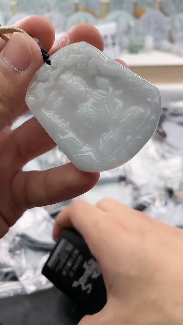 翡翠未镶嵌颈饰..../7/6/ 104