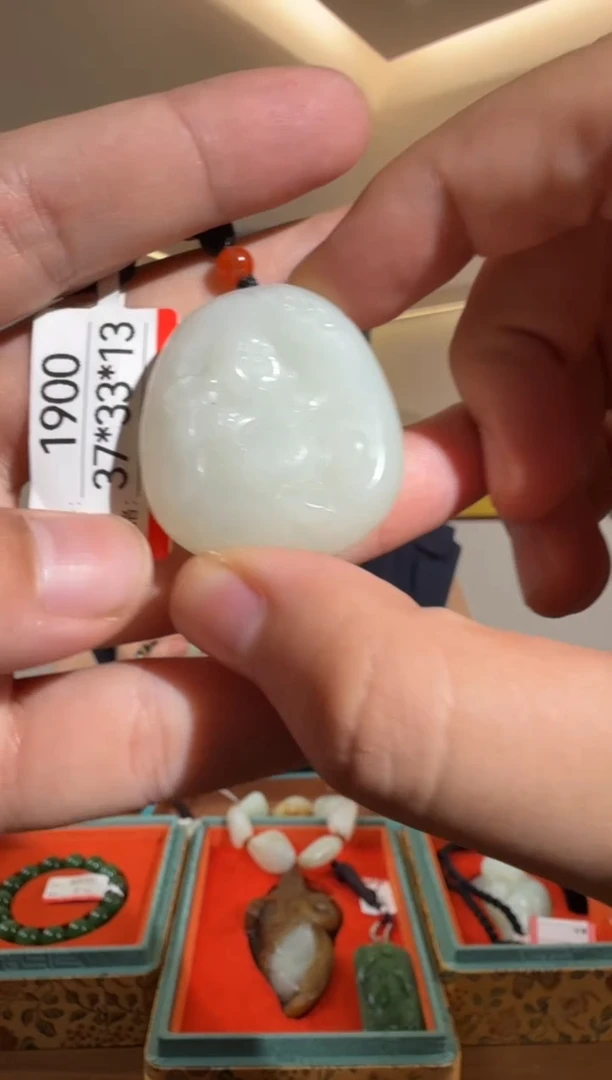 和田玉未镶嵌颈饰1