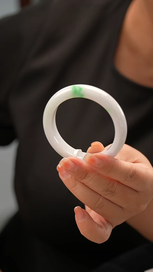 翡翠手镯未镶嵌13号