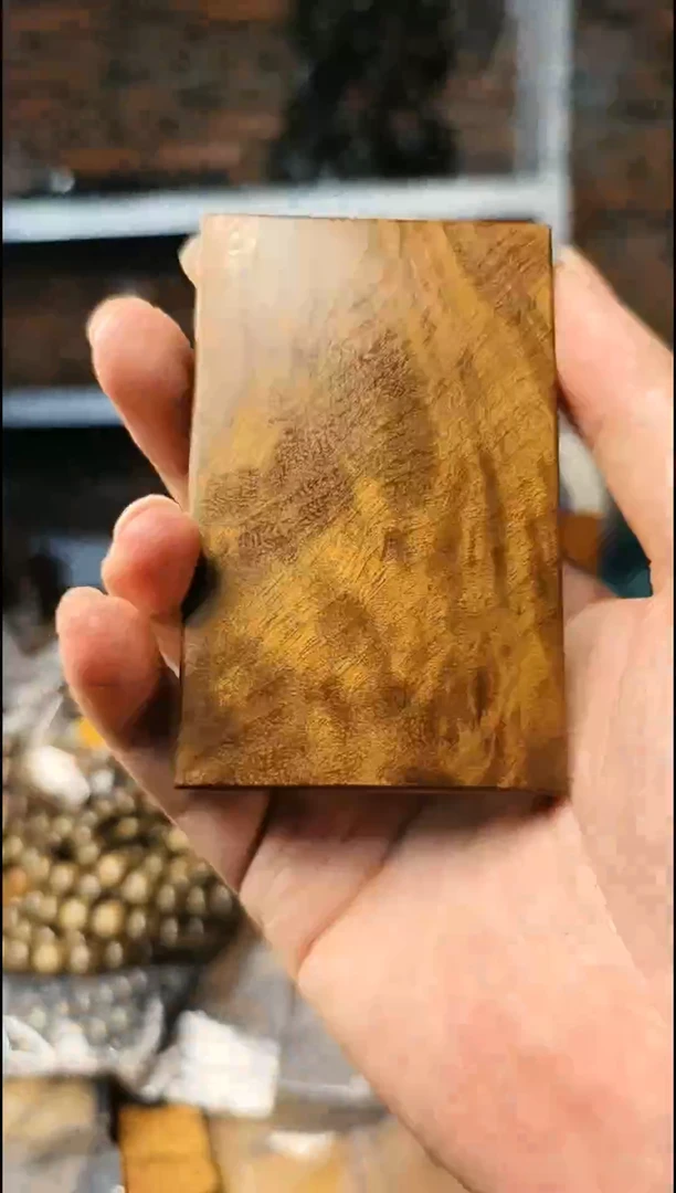 【闪购商品】金丝楠无事牌手把件