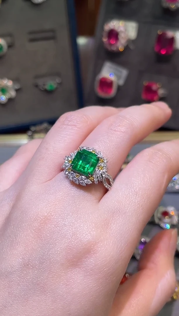 【闪购商品】祖母绿戒指18K金镶嵌3.15ct赞比亚