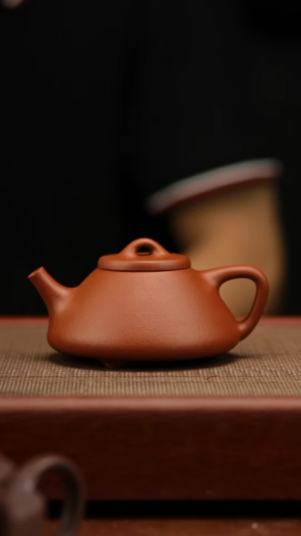 茶壶紫砂170毫升 半手原矿 小红泥 子冶石瓢