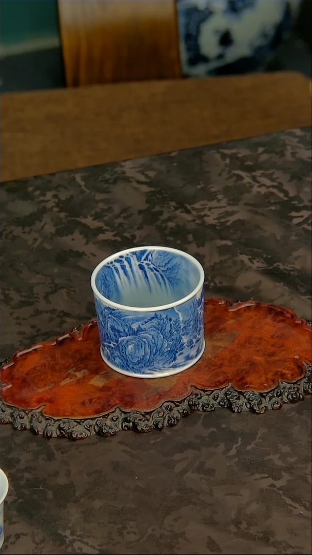 谢凯青花手绘山水主人杯