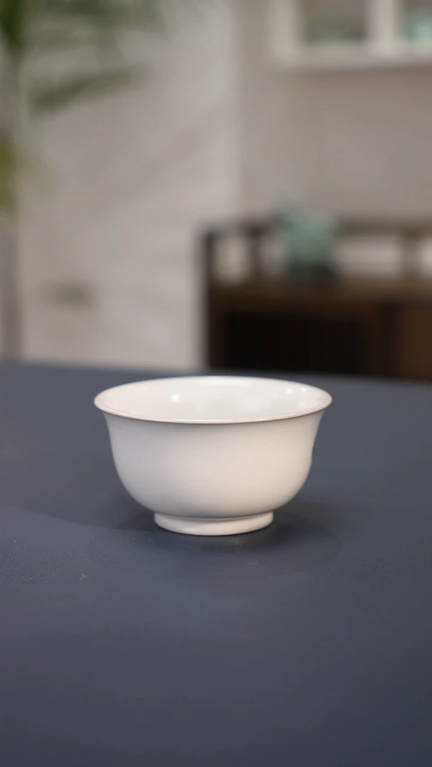 月白釉压手杯   二级品福利   100CC