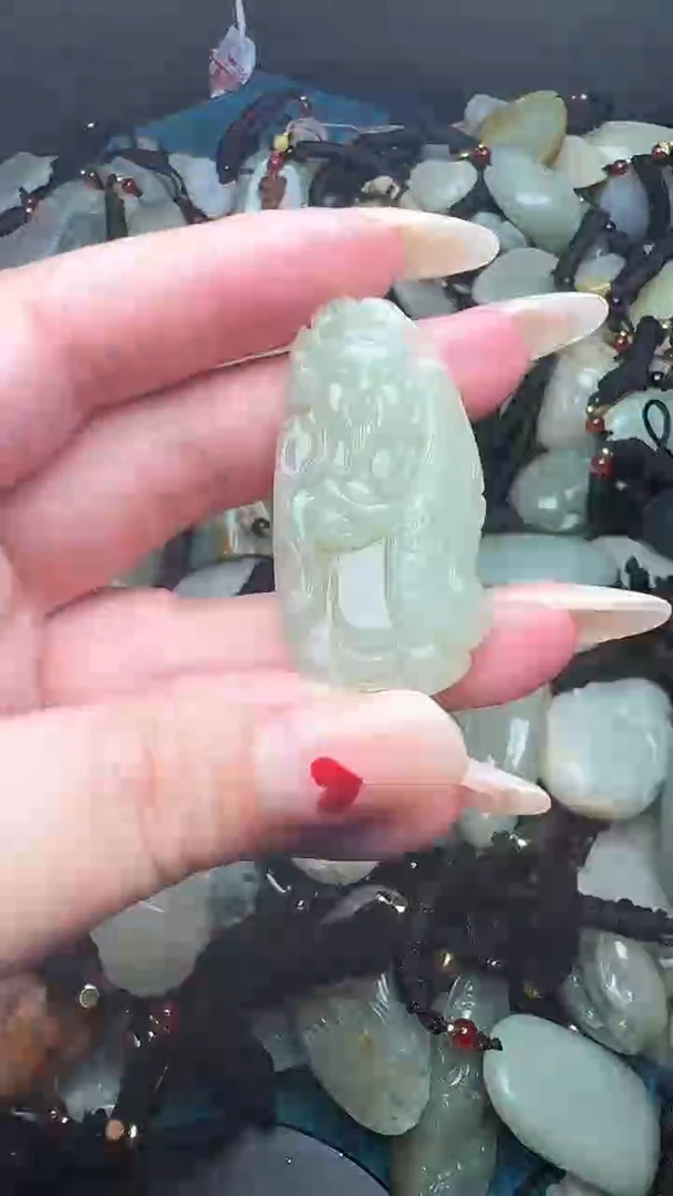 和田玉未镶嵌颈饰1